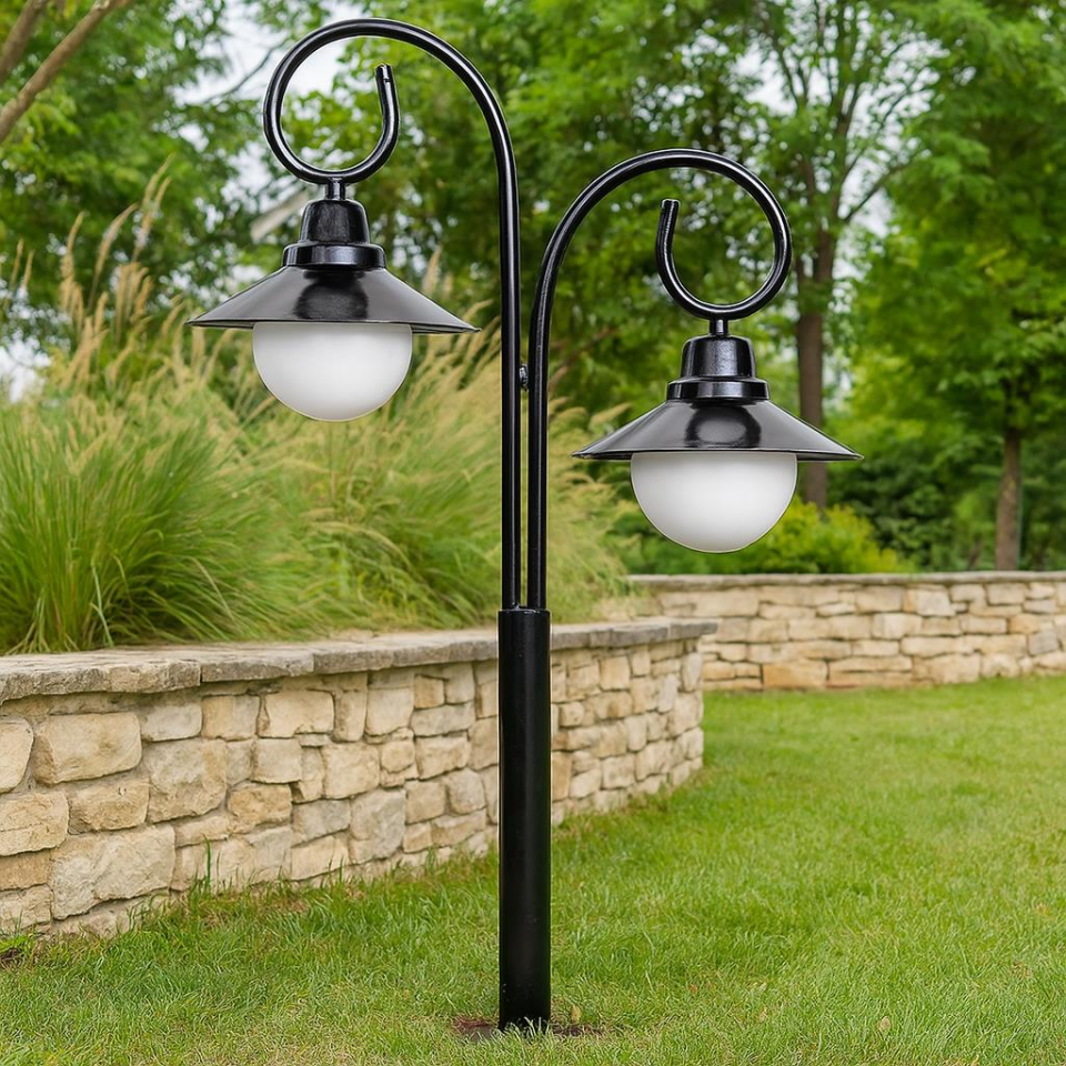 Şanlı ŞA113 Çim Aydınlatma Armatürü – 130 cm Boy, 90 cm En, E27 Duylu, Polietilen Cam, Çelik Boru Gövde, Bahçe ve Peyzaj Aydınlatması (Ampul Hariç)
