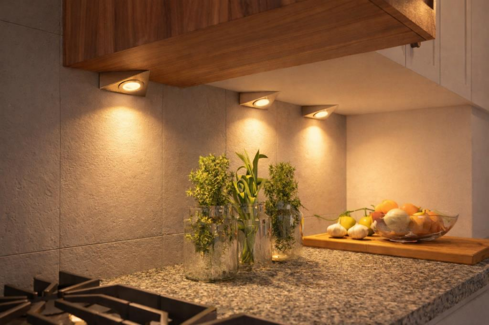 Üçgen LED Tezgah Altı Aydınlatma Anahtarlı Inox Kasa 3000K Mutfak Dolap Altı Işık